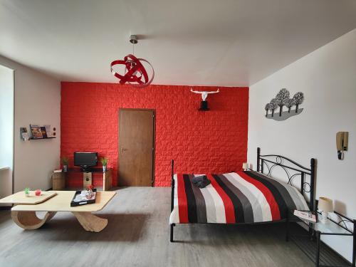 Glamour Red Apartment