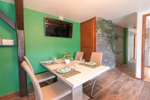 trendy-green-apartment-025